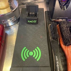 Tomb 45 Power clip and charging mat